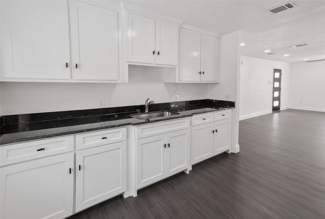 3220 Illinois Avenue, Fort Worth, TX 76110