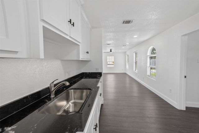 3220 Illinois Avenue, Fort Worth, TX 76110