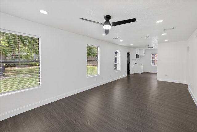 3220 Illinois Avenue, Fort Worth, TX 76110