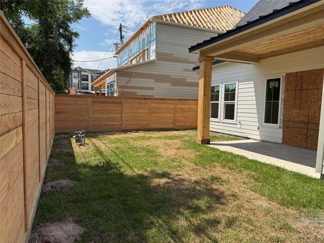 206 Milwaukee Street, Houston, TX 77009