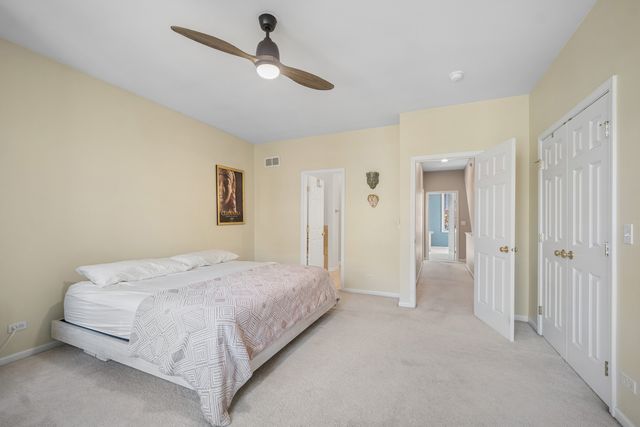 152 Dawson Drive 19, Elgin, IL 60120