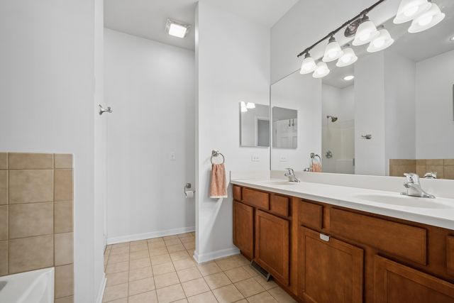 152 Dawson Drive 19, Elgin, IL 60120