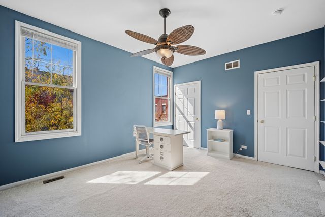 152 Dawson Drive 19, Elgin, IL 60120
