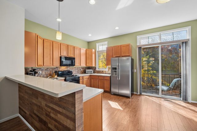 152 Dawson Drive 19, Elgin, IL 60120