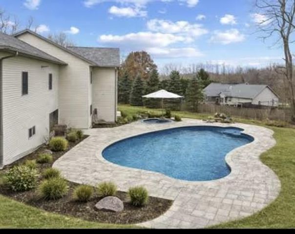S4362 Fox Hill Circle, Baraboo, WI 53913