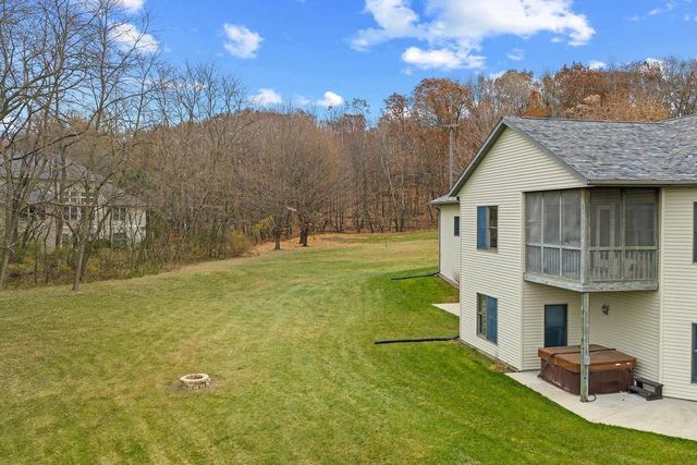 S4362 Fox Hill Circle, Baraboo, WI 53913