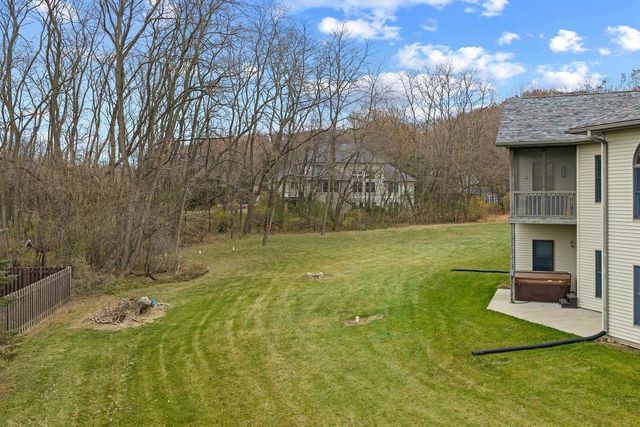 S4362 Fox Hill Circle, Baraboo, WI 53913