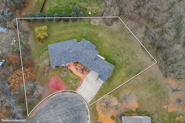 S4362 Fox Hill Circle, Baraboo, WI 53913