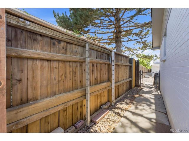 3137 Ursula St, Aurora, CO 80011