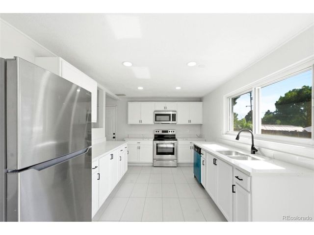 3137 Ursula St, Aurora, CO 80011