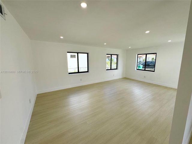 2250 NW 170th St, Miami Gardens, FL 33056