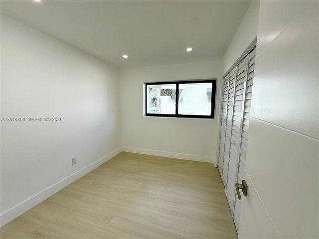 2250 NW 170th St, Miami Gardens, FL 33056