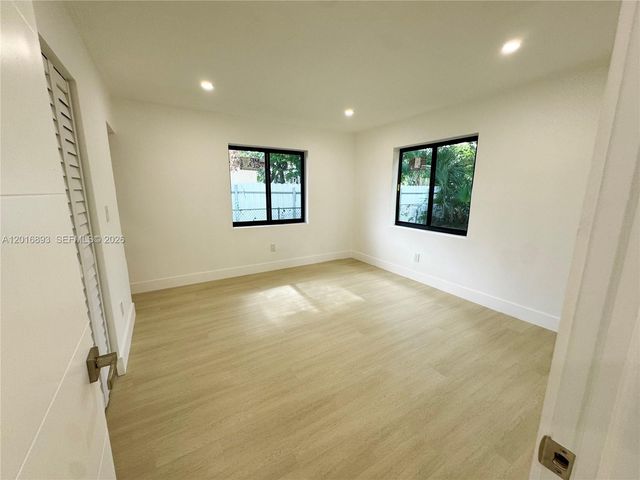 2250 NW 170th St, Miami Gardens, FL 33056