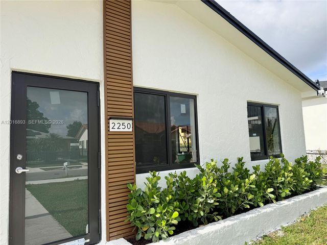 2250 NW 170th St, Miami Gardens, FL 33056