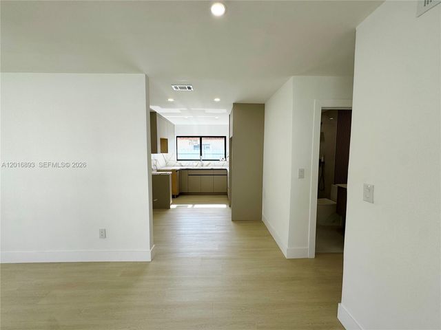 2250 NW 170th St, Miami Gardens, FL 33056