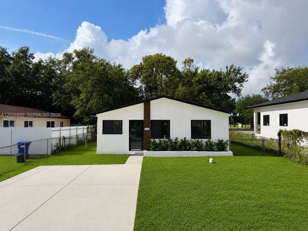 2250 NW 170th St, Miami Gardens, FL 33056