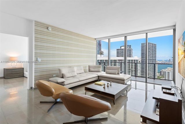 68 SE 6th St 3703, Miami, FL 33131