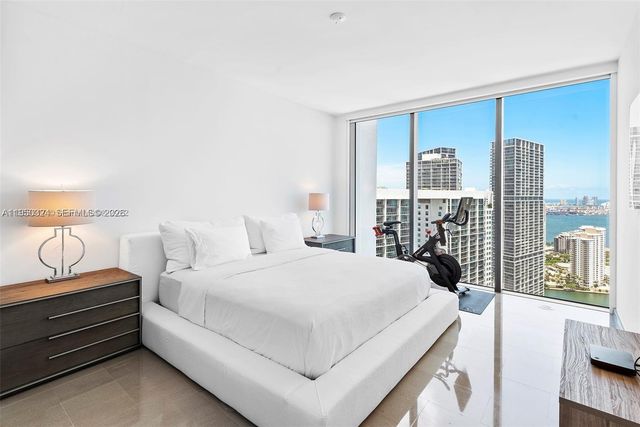 68 SE 6th St 3703, Miami, FL 33131