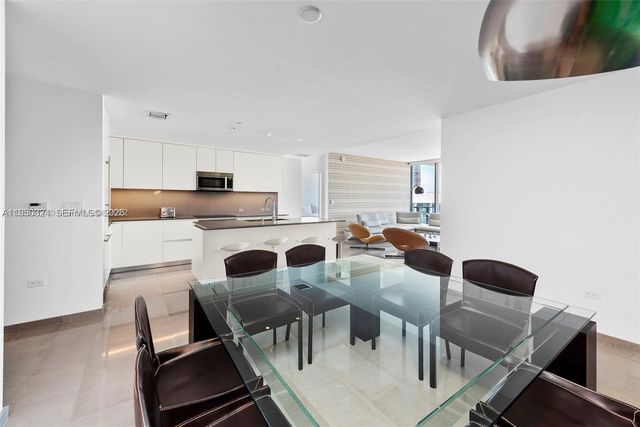 68 SE 6th St 3703, Miami, FL 33131