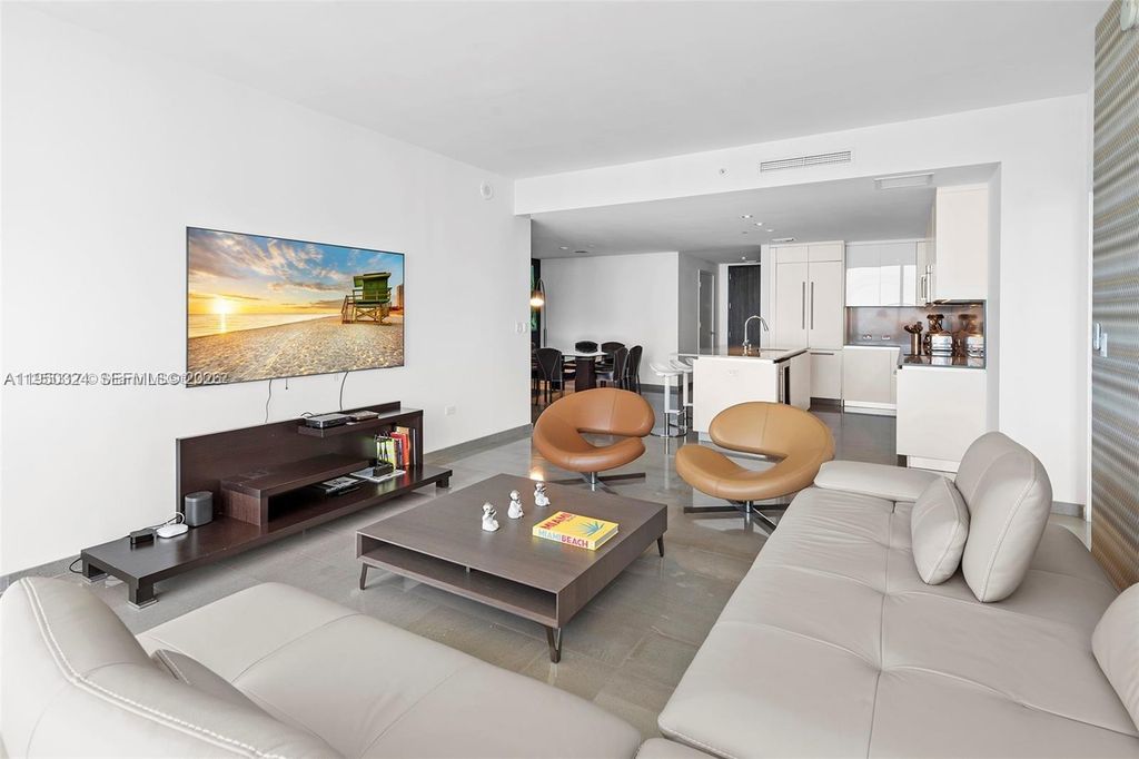 68 SE 6th St 3703, Miami, FL 33131