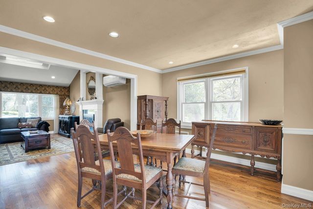 21 Ground Pine Court, Dix Hills, NY 11746