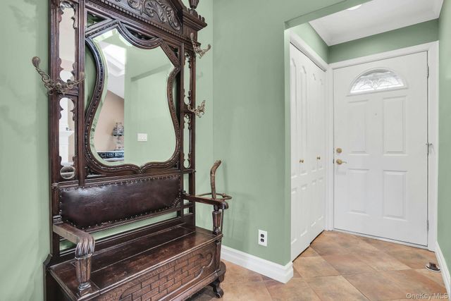 21 Ground Pine Court, Dix Hills, NY 11746