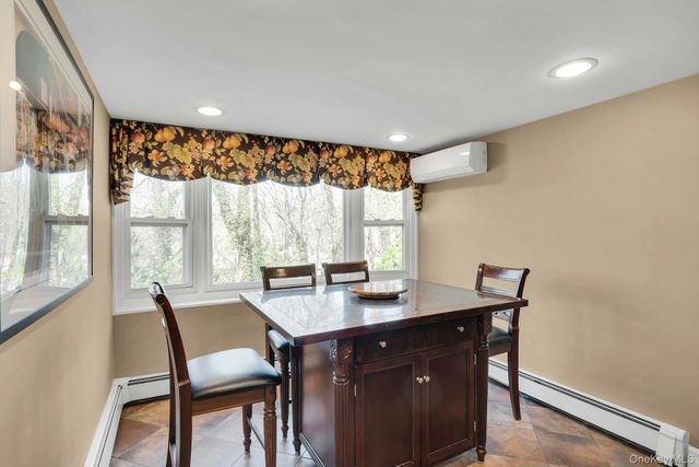 21 Ground Pine Court, Dix Hills, NY 11746