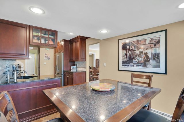 21 Ground Pine Court, Dix Hills, NY 11746