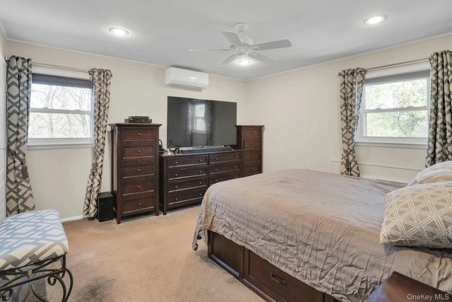 21 Ground Pine Court, Dix Hills, NY 11746