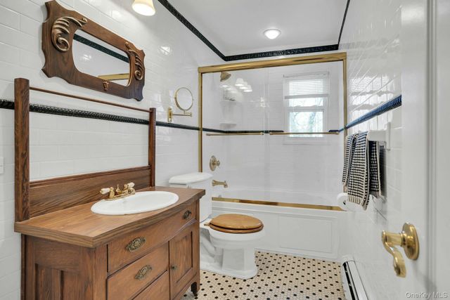 21 Ground Pine Court, Dix Hills, NY 11746