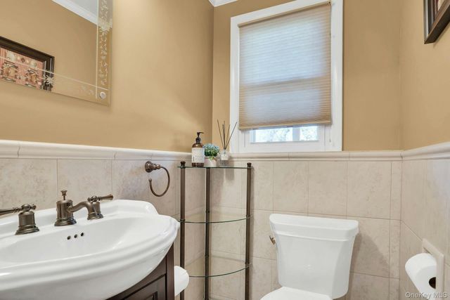 21 Ground Pine Court, Dix Hills, NY 11746