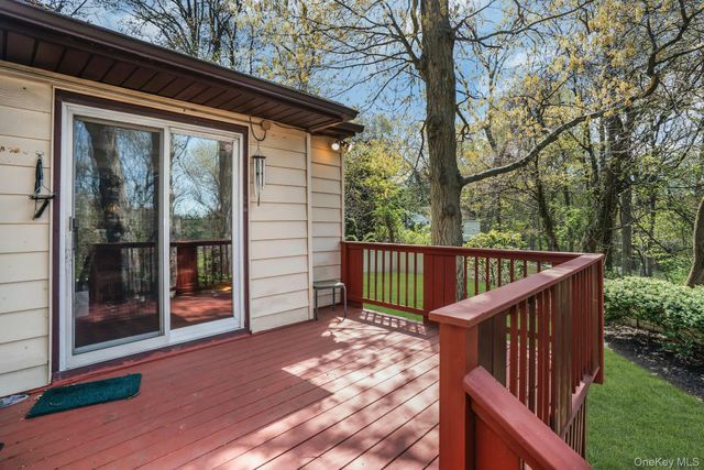 21 Ground Pine Court, Dix Hills, NY 11746