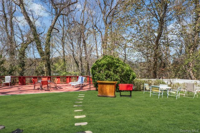 21 Ground Pine Court, Dix Hills, NY 11746