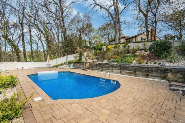 21 Ground Pine Court, Dix Hills, NY 11746