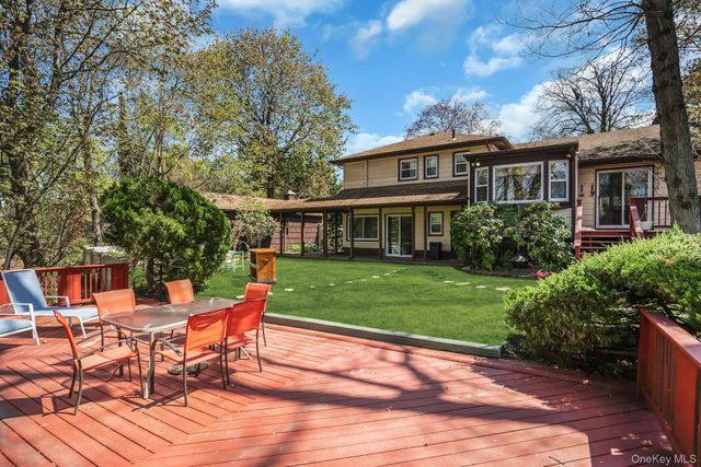 21 Ground Pine Court, Dix Hills, NY 11746