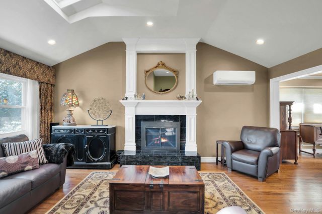 21 Ground Pine Court, Dix Hills, NY 11746