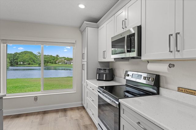 1631 Lakefield North Court, Wellington, FL 33414