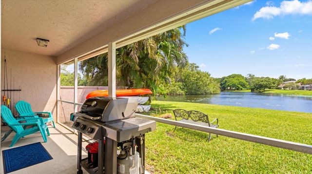 1631 Lakefield North Court, Wellington, FL 33414