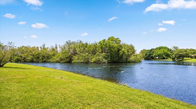 1631 Lakefield North Court, Wellington, FL 33414