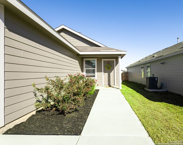 715 Bullsnake trl, New Braunfels, TX 78132