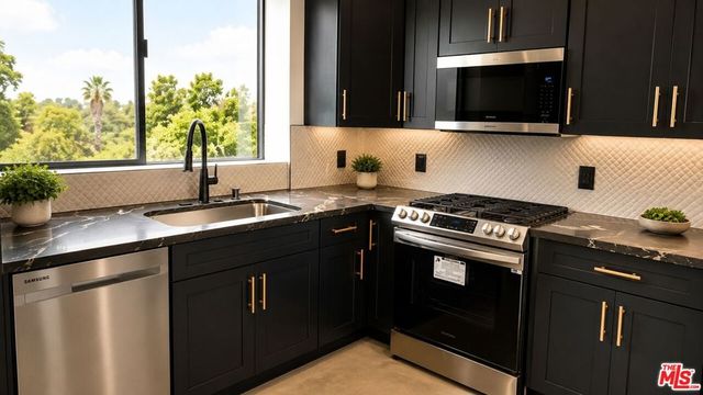 10867 Fruitland Drive 401, Los Angeles, CA 91604