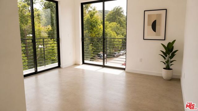 10867 Fruitland Drive 401, Los Angeles, CA 91604