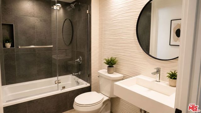 10867 Fruitland Drive 401, Los Angeles, CA 91604