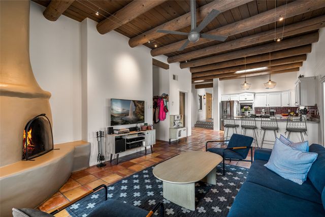 3112 Vista Sandia, Santa Fe, NM 87506