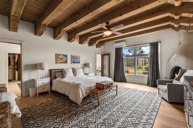 3112 Vista Sandia, Santa Fe, NM 87506
