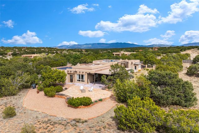 3112 Vista Sandia, Santa Fe, NM 87506