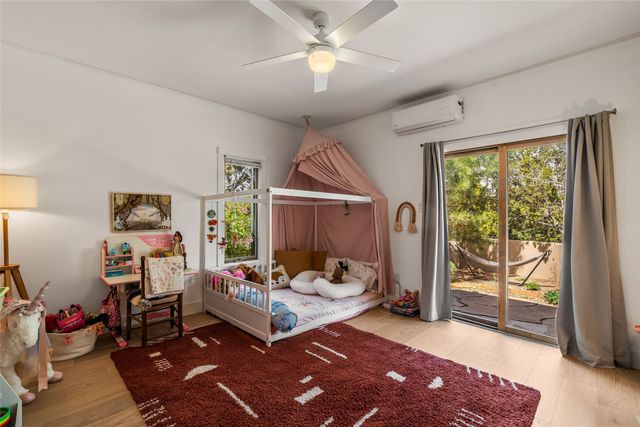 3112 Vista Sandia, Santa Fe, NM 87506