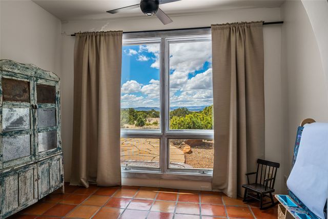 3112 Vista Sandia, Santa Fe, NM 87506