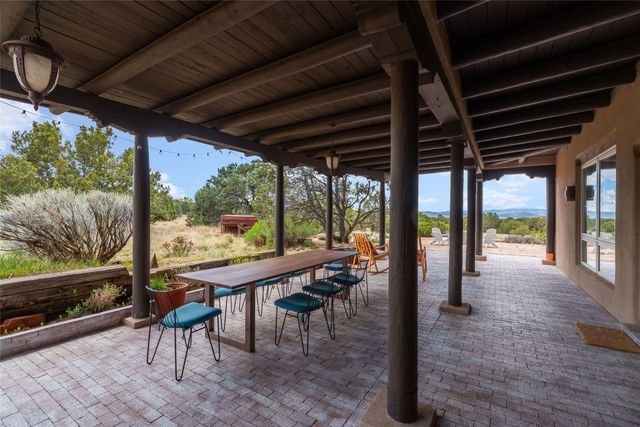 3112 Vista Sandia, Santa Fe, NM 87506