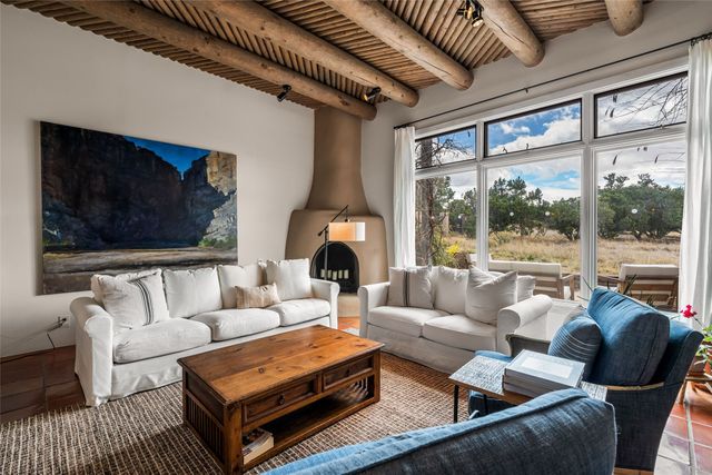3112 Vista Sandia, Santa Fe, NM 87506